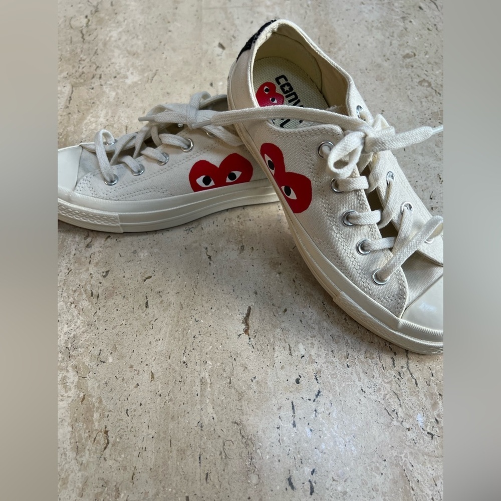 Comme des Garçons Play White Sneakers with Red Heart